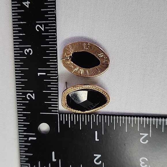 Gold Double Chain with Black Acrylic Faceted Stones Bib Necklace Earrings Set - Picture 4 of 7